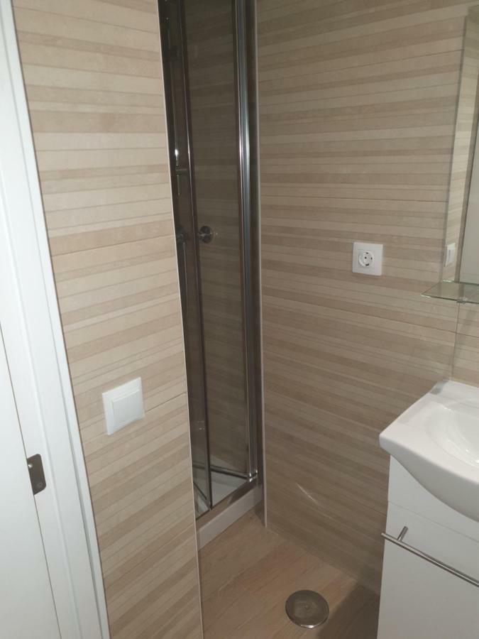 Precioso Piso En El Barrio De Embajadores Madrid Buitenkant foto